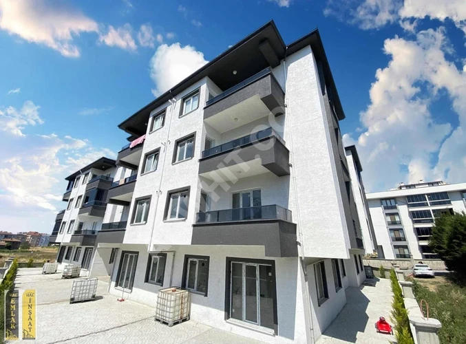 KAPALI OTOPARKLI İSKANLI BALKONLU ONUR MARKET ARKASI GENİŞ DAİRE