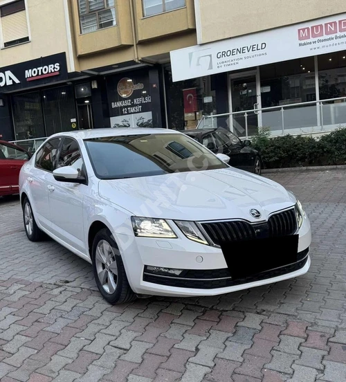 2017 OTMTK VİTES 1.6 TDI STYLE İÇİ BEJ SKODA OCTAVİA YENİ KASA