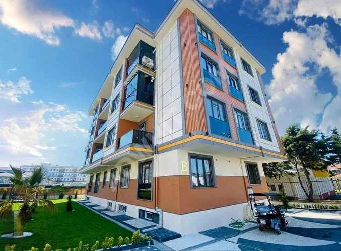 BUTİK SİTE İÇİNDE İSKANLI OTOPARKLI MERKEZİ KONUM FIRSAT DAİRE