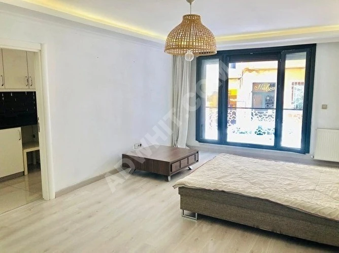 Cihangir'de Taksim'e(5)dk.Mesafede Yeni Sıfır Karakterli Binada Balkonlu Asansörlü(2)Klimalı Kombili