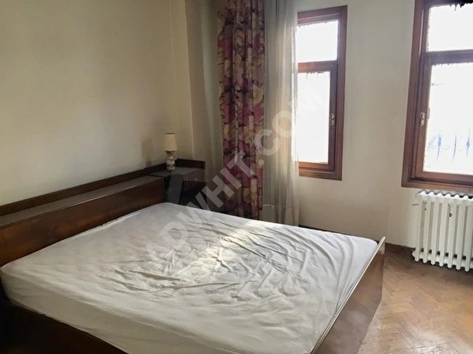 Cihangirde Panaromik Muhteşem Deniz Manzaralı Çok Aydınlık Kombili Kupon Daire (2+1)(95)m2