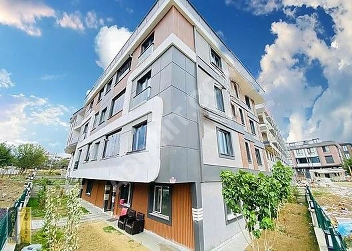 *CAM BALKONLU İSKANLI ARA KAT'TA ARAÇ TAKASLI KAÇIRILMAZ DAİRE*