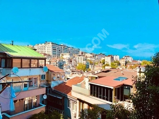 Cihangirde Merkezde Taksim'e (5)dk.Mesafede Balkonlu Kombili Çok Aydınlık (2+1) (80 m2)