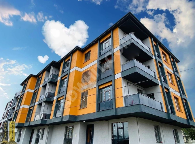 3+1 KAPALI OTOPARKLI EBEVEYN BANYOLU ARA KAT'TA BALKONLU İSKANLI