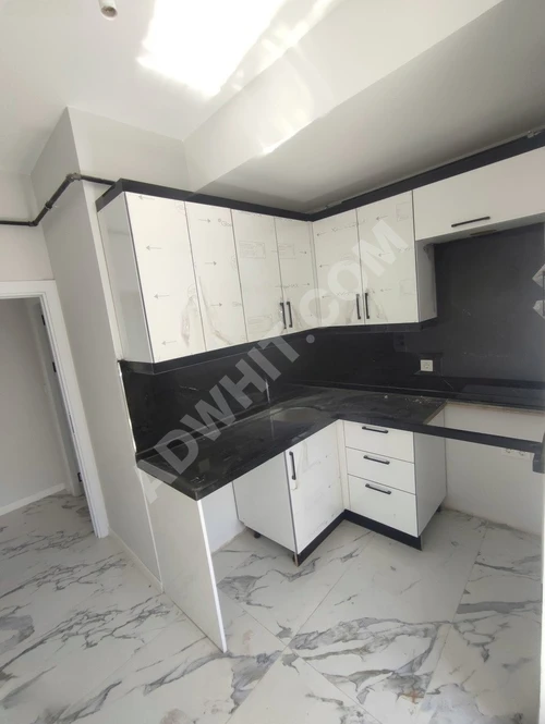 YENİ'DEN ESENKENT BARJYOLU CAD. CEPHE 78m2 SIFIR ARAKAT 2+1