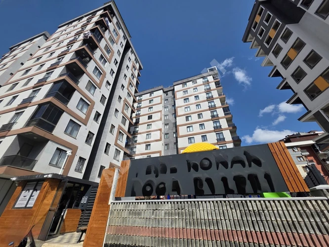 YENİ'DEN ÇEKMEKÖY SULTANÇİFTLİĞİ MAH. SiTE İÇİ 2+1 GİRİŞ KAT..