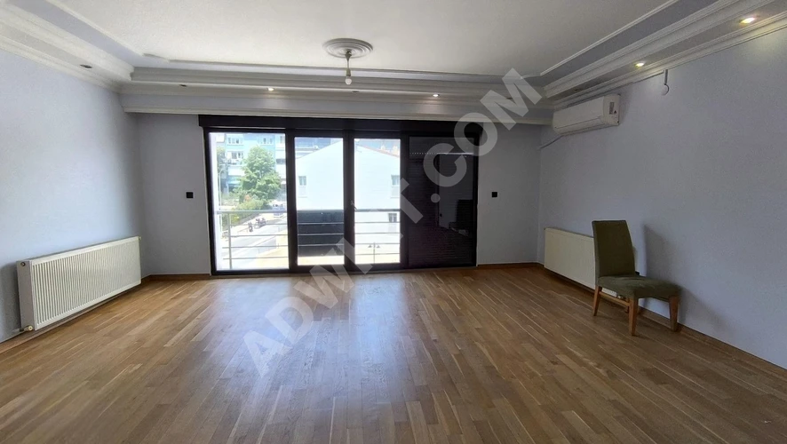 ÜSKÜDAR SELİMİYEDE 3+1 165M2 ARA KAT SATILIK KONUT