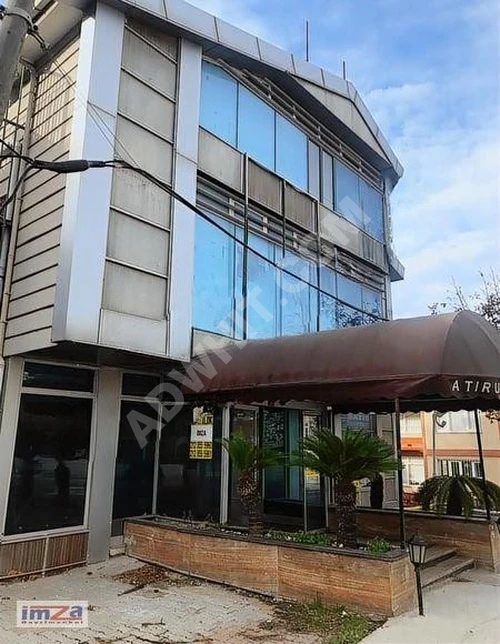 MUHTELİF İŞ KOLLARI İÇİN UYGUN İSKANLI KOMPLE TİCARİ BİNA