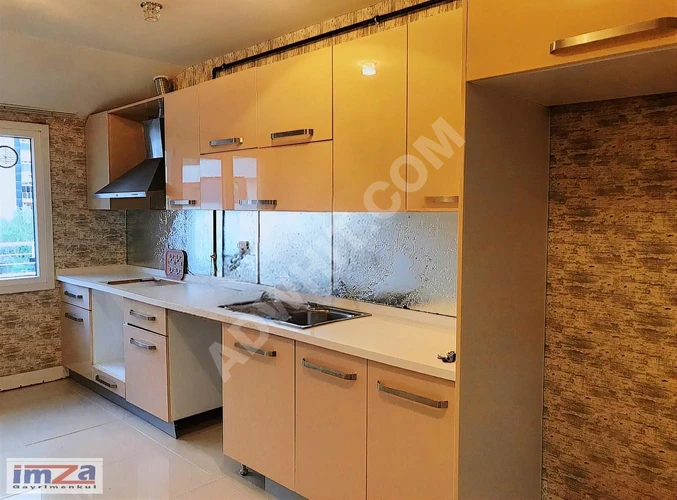 HAVUZLU OTOPARKLI GÜVENLİKLİ SİTEDE TERASLI 2+1 KİRALIK DAİRE