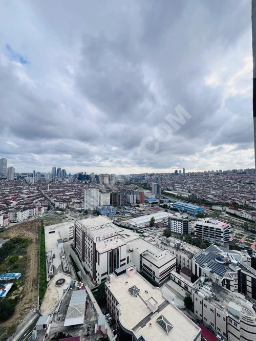 İstanbul'da yeni metroya yakın, şehir manzaralı, cazip fiyatlı satılık daire.