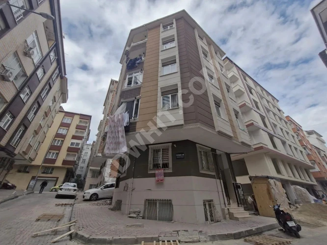 Yenibosna Merkez Camii Yakını 2+1 1,kat Krediyeuygun Daire