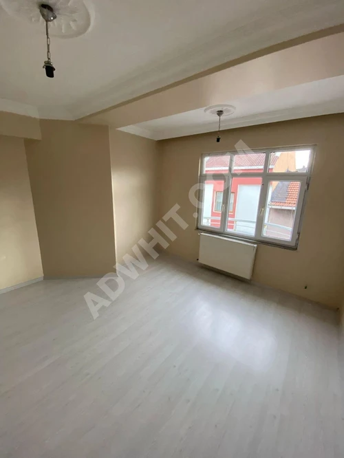 Yenibosna Krediyeuygun 2+1 4,kat Daire