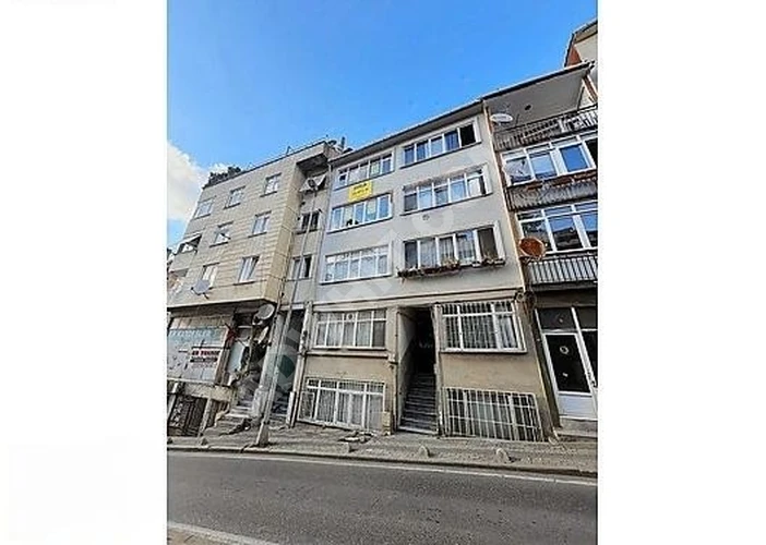 Üsküdar Merkeze Yakın 3+1 İçi Full Yenilenmiş Masrafsız balkonlu