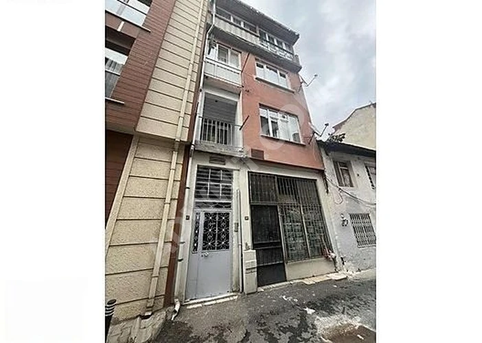ÜSKÜDAR MERKEZE YAKIN 1+1 İÇİ YENİLENMİŞ DÜZ GİRİŞ DAİRE