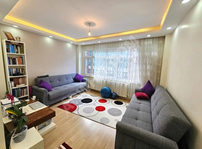 ÜSKÜDAR MERKEZE YAKIN CADDE ÜZERİ 2+1 MASRAFSIZ DAİRE !!!