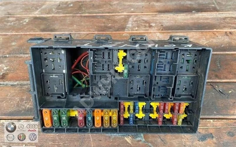 FORD CONNECT SİGORTA KUTUSU (ORJİNAL) ÇIKMA - ÖZEN OTOMOTİV