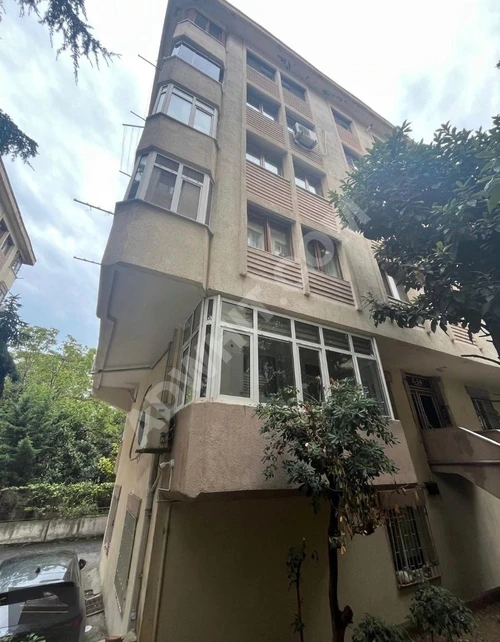 KARTALTEPE DE SİTE İÇERSİNDE FULL TADILATLI 3+1 KÖŞE DAİRE