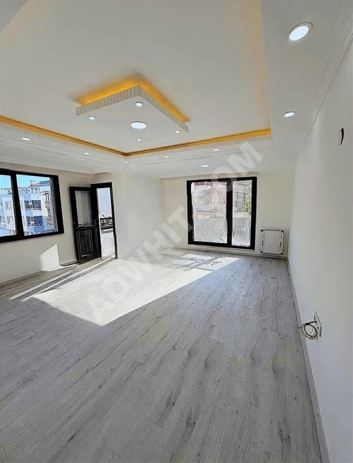 BAŞAKŞEHİR ALTINŞEHİR MEYDAN KONUMLU 3+1 ARA KAT