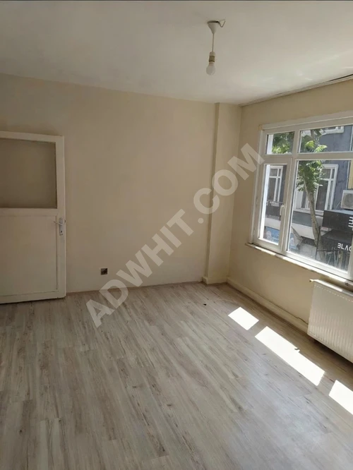 BEŞİKTAŞ MEYDAN 2+1 BOŞ TEMİZ ULAŞIM VE ÜNV.LERE VE İSKELE YAKIN