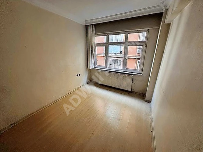 ZİNCİRLİ KUYU CADDESİNDE 2+1 KOMBİLİ 1.KAT KİRALIK DAİRE