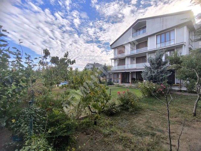 Elit Yaşamın Anahtarı: 2500 m2 Arsada Lüks 6+4 Müstakil Villa