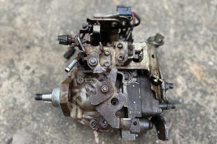 MAZDA E2200 YAKIT POMPASI (ORJİNAL) ÇIKMA - ÖZEN OTOMOTİV