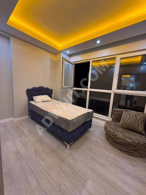 Metrobüs karşısında satılık daire... İstanbul'da acil olarak cazip fiyata.