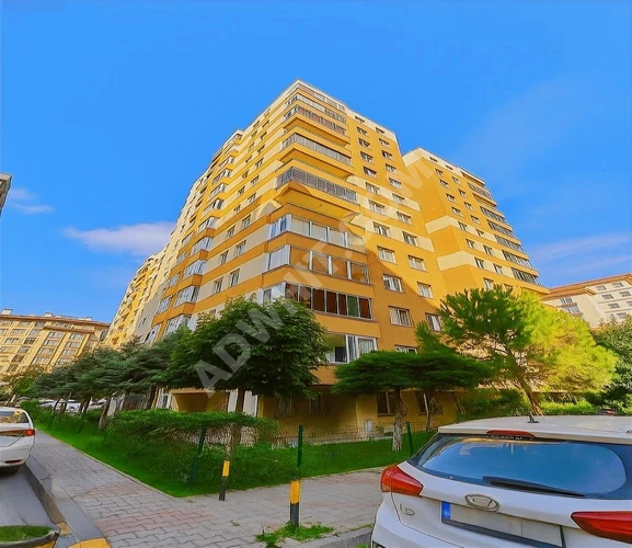 AİLE SİTESİNDE EMSALSİZ CUMHURİYET METROBÜS 5DK YÜRÜME 3+1 170M2