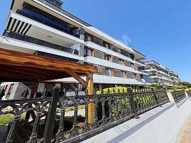 BEYLİKDÜZÜ SONSUZ'DAN DENİZ MANZARALI HAVUZLU SİTEDE DUBLEKS