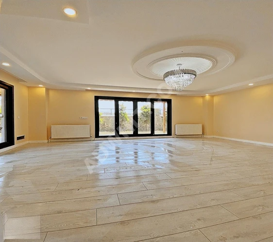 İSTANBUL'DA ŞEHRİN ORTASINDA MÜSTAKİL BİR YAŞAM فوروش ویلا