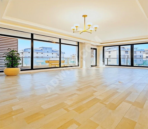 BEYLİKDÜZÜ SONSUZ'DA MARİNADA DENİZ MANZARALI 3+1 FIRSAT DAİRE