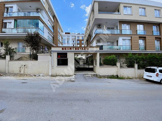 BEYLİKDÜZÜ KAVAKLI ŞEHRİBEYAZ-2 DE 2+2 DENİZ MANZARALI DUBLEKS