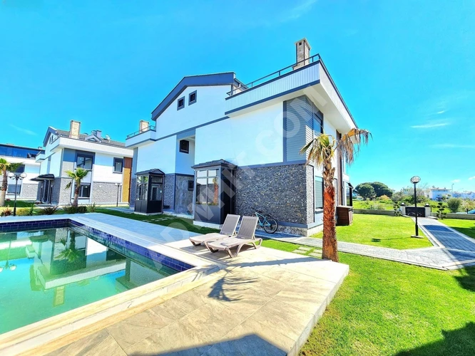 GÜMÜŞ'DEN ULTRA LÜX TASARIMLI DENİZE ÇOK YAKIN 5+1 TRİPLEX VİLLA