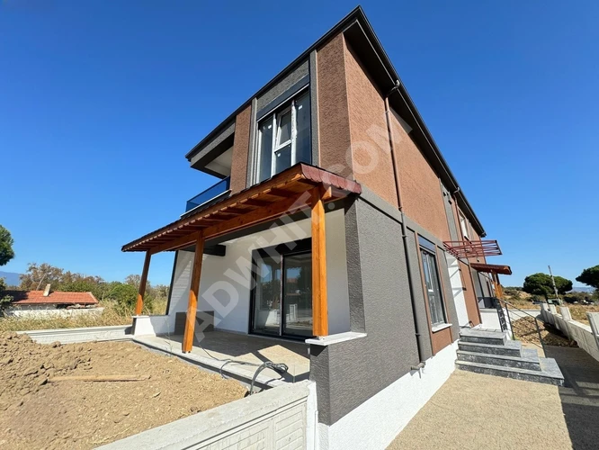 GÜMÜŞ'DEN BURHANİYE'DE ŞAHANE TASARIMLI BAHÇELİ 3+1 MÜSTAKİL EV