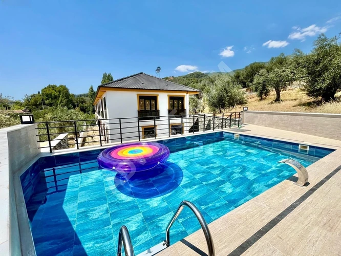 GÜMÜŞDEN AVCILARDA DENİZ MANZARALI HAVUZLU SIFIR 3+1 MÜSTAKİL EV