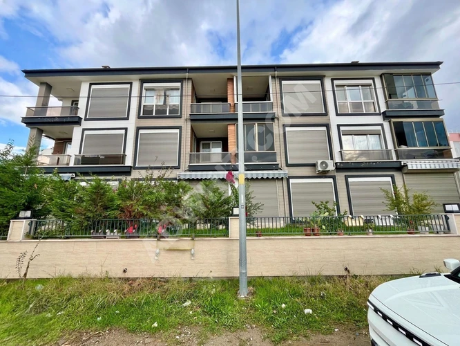 TEK YETKİLİ GÜMÜŞDEN AKÇAY MERKEZDE GENİŞ CAM BALKONLU 2+1 DAİRE