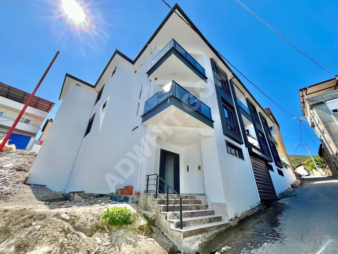 GÜMÜŞDEN AVCILARDA DENİZ MANZARALI EBEVEYN BANYOLU 2+1 DAİRE