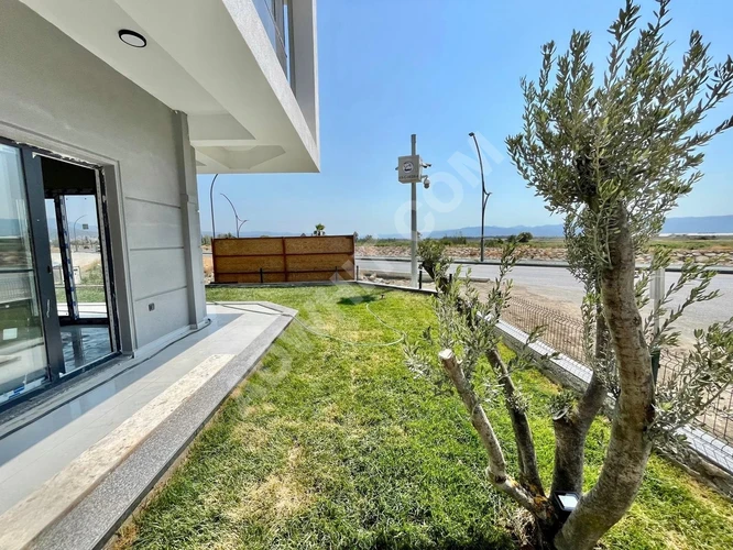 GÜMÜŞDEN GENİŞ BAHÇE KULLANIM SIFIR ULTRA LÜX MUHTEŞEM 1+1 DAİRE