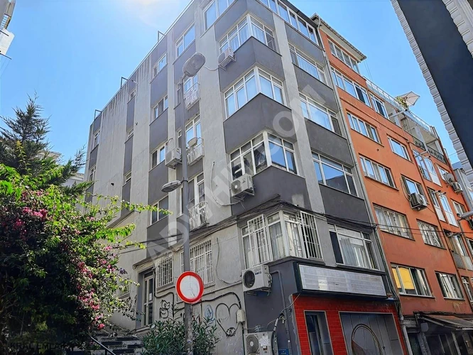 ACİL BEŞİKTAŞTA ARA KAT TEMİZ