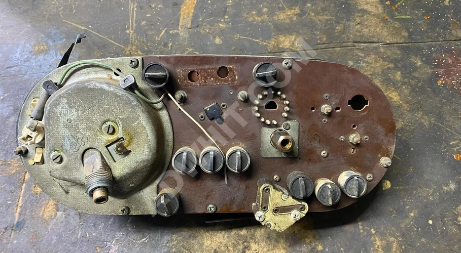 MERCEDES W115 GÖSTERGE KM SAATİ KOMPLE (ORJİNAL) ÇIKMA