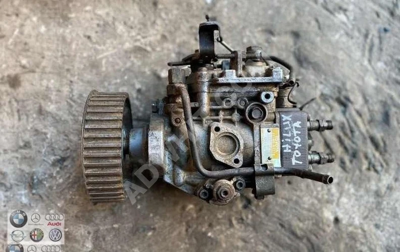 TOYOTA HİLUX 2.4 D YAKIT POMPASI (ORJİNAL) ÇIKMA - ÖZEN OTO