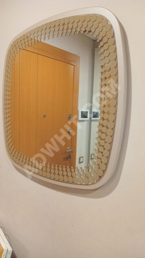 Dekoratif Duvar Aynasi