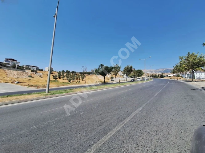 MARAŞ EMLAKTAN AĞCALI YOLU KENARI SATILIK 19 M2 HİSSE ARSA