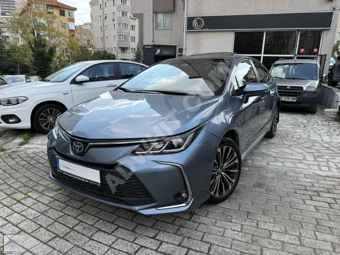 2024 ÇIKIŞLI SUNROOFLU 140 HP COROLLA HYBRİD FLAME X TKS KREDİ