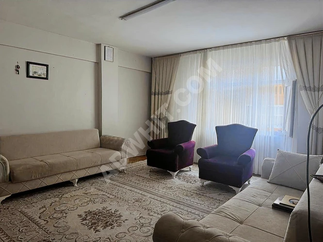 Güngören kaymakamlığa ulaşıma yakınköşe binada yatırımlık daire