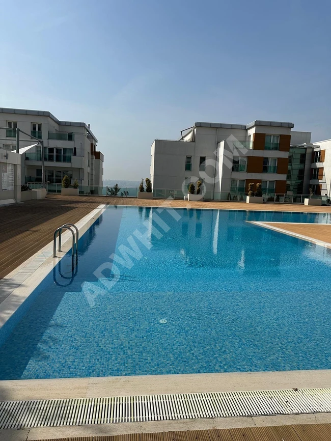 Three rooms and a living room with a full sea view