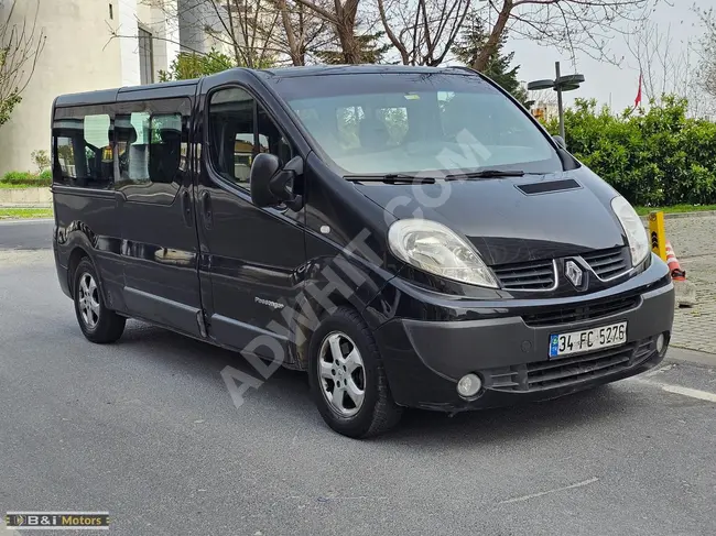 From By Motors: Renault Trafic 2012 model, a car with an 8+1 permit