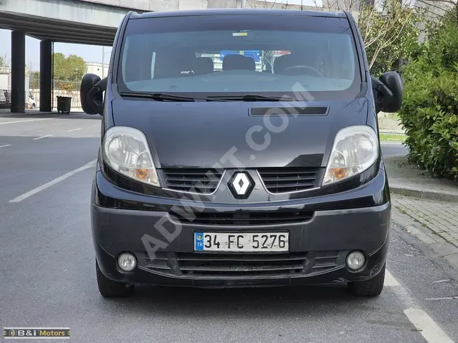 From By Motors: Renault Trafic 2012 model, a car with an 8+1 permit