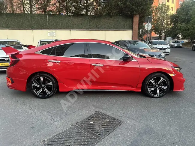 من اي اس كار للسيارات 2017 موديل من هوندا سيفيك 1.5 VTEC RS باللون الأحمر