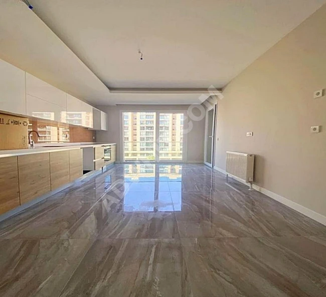 New luxury 3+1 apartment in the complex at the center of Beylikdüzü